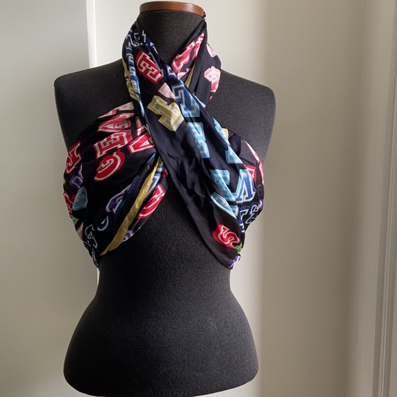 Louis Vuitton Silk Scarf/Wrap - Picture 5 of 16